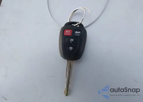 2015 Toyota Corolla Le z USA, uszkodzony, nr VIN 5YFBURHEXFP243797